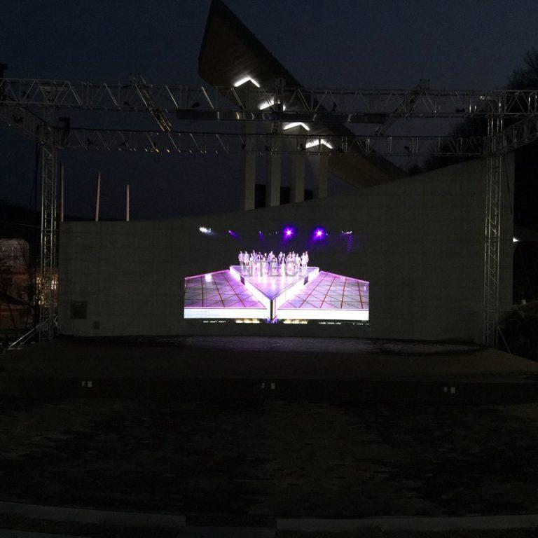 Read more about the article 대학 야외 공연장 프로젝터 설치