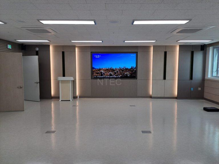 Read more about the article 회의실 음향시스템 / 98인치 TV 공사
