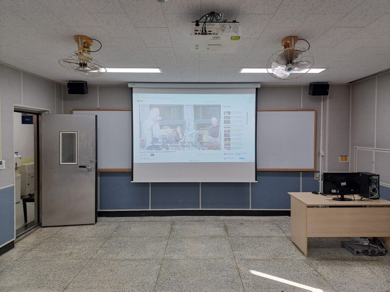 Read more about the article 강의실 기자재 이전설치